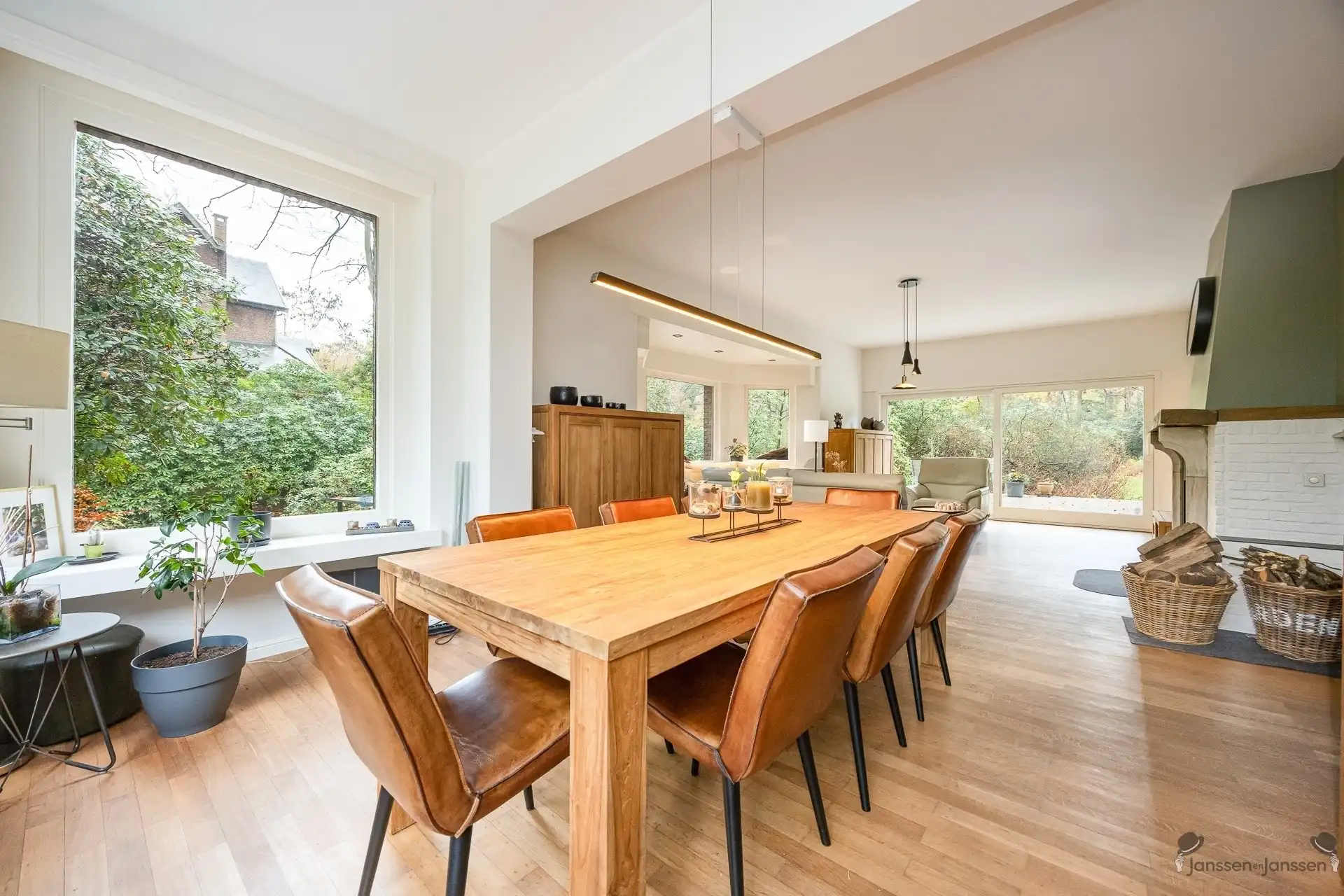 Exclusieve villa op 10.500 m² op residentiële toplocatie foto 6