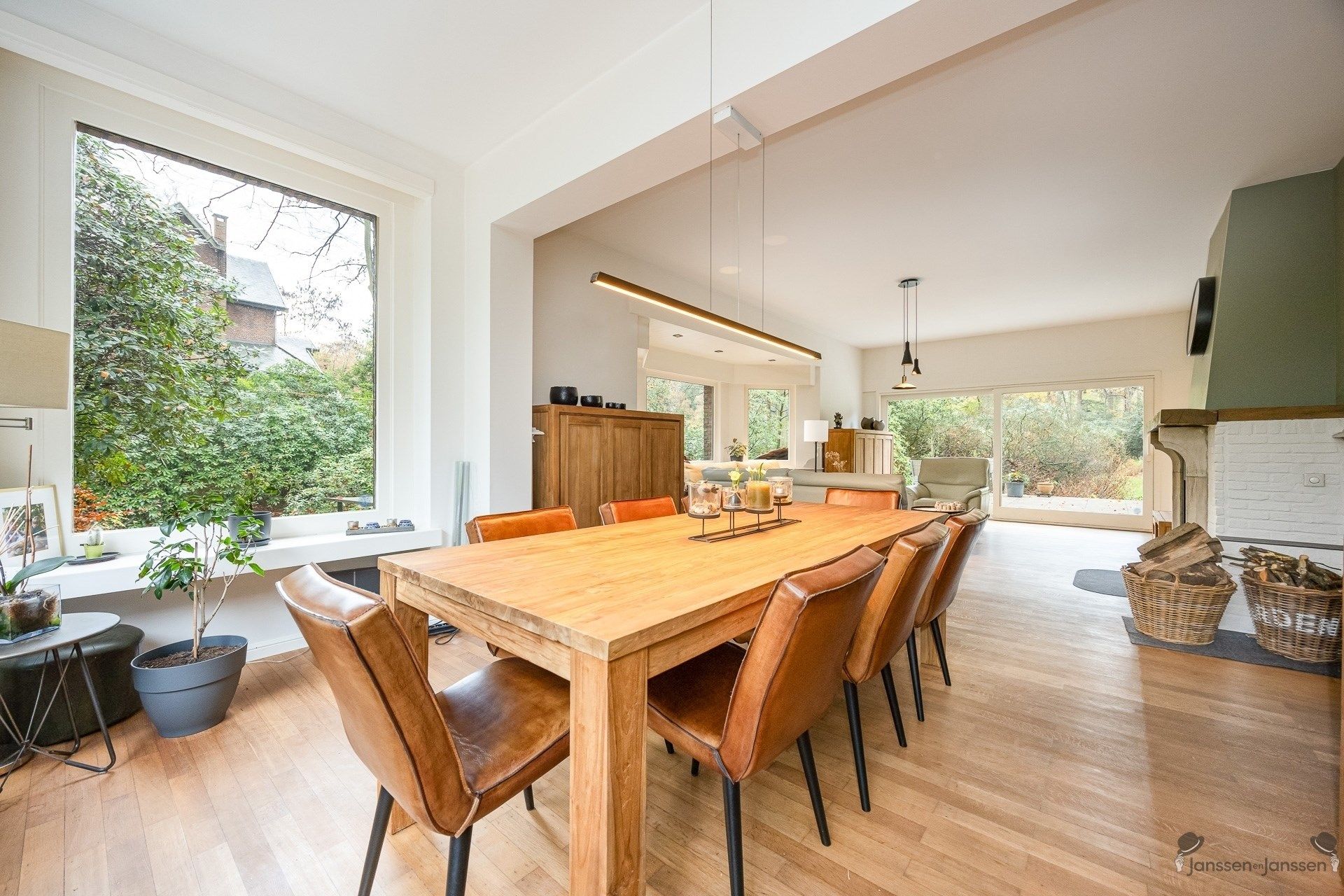 Exclusieve villa op 10.500 m² op residentiële toplocatie foto 6