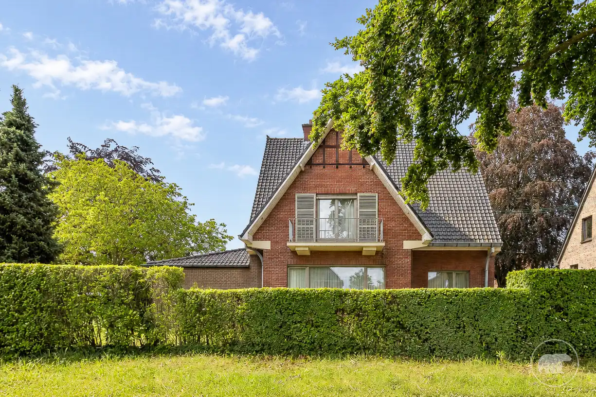 Hoofdfoto van de publicatie: Statige ruime villa te Melle-Merelbeke