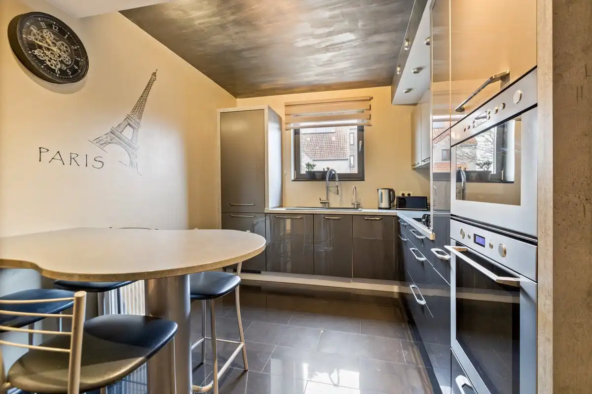 Instapklare woning met garage te koop in Bilzen foto 9