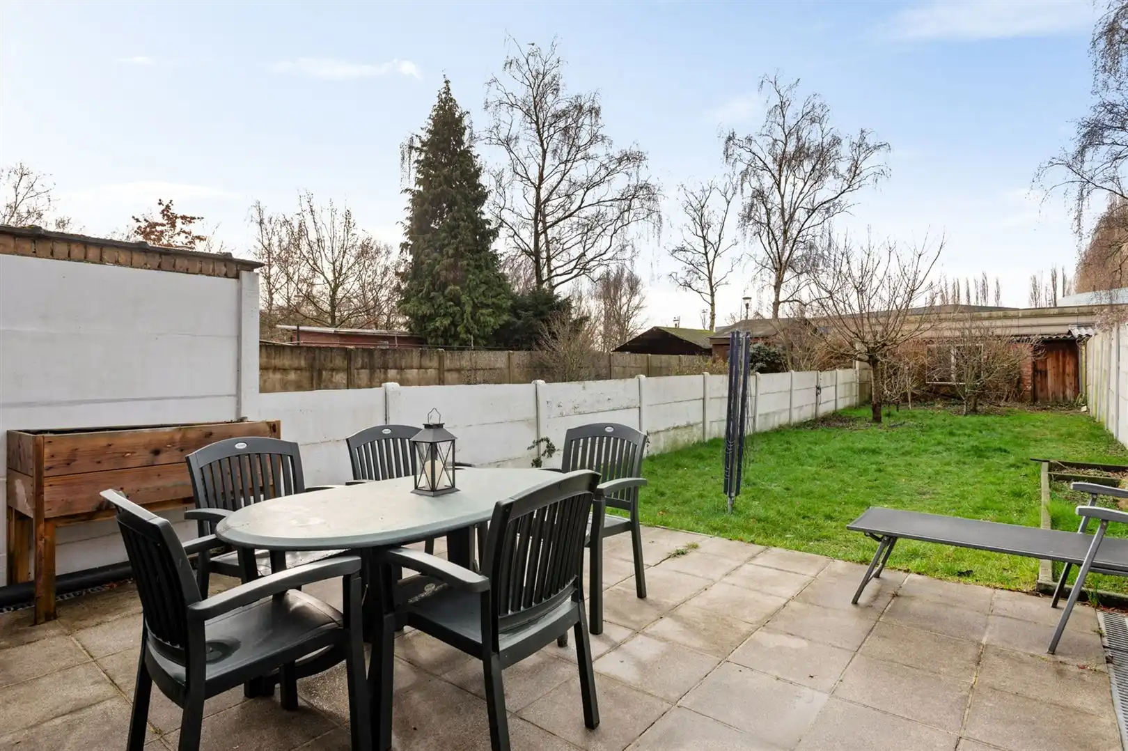 Te renoveren gezinswoning met 4 slaapkamers in dorpskern. foto 2