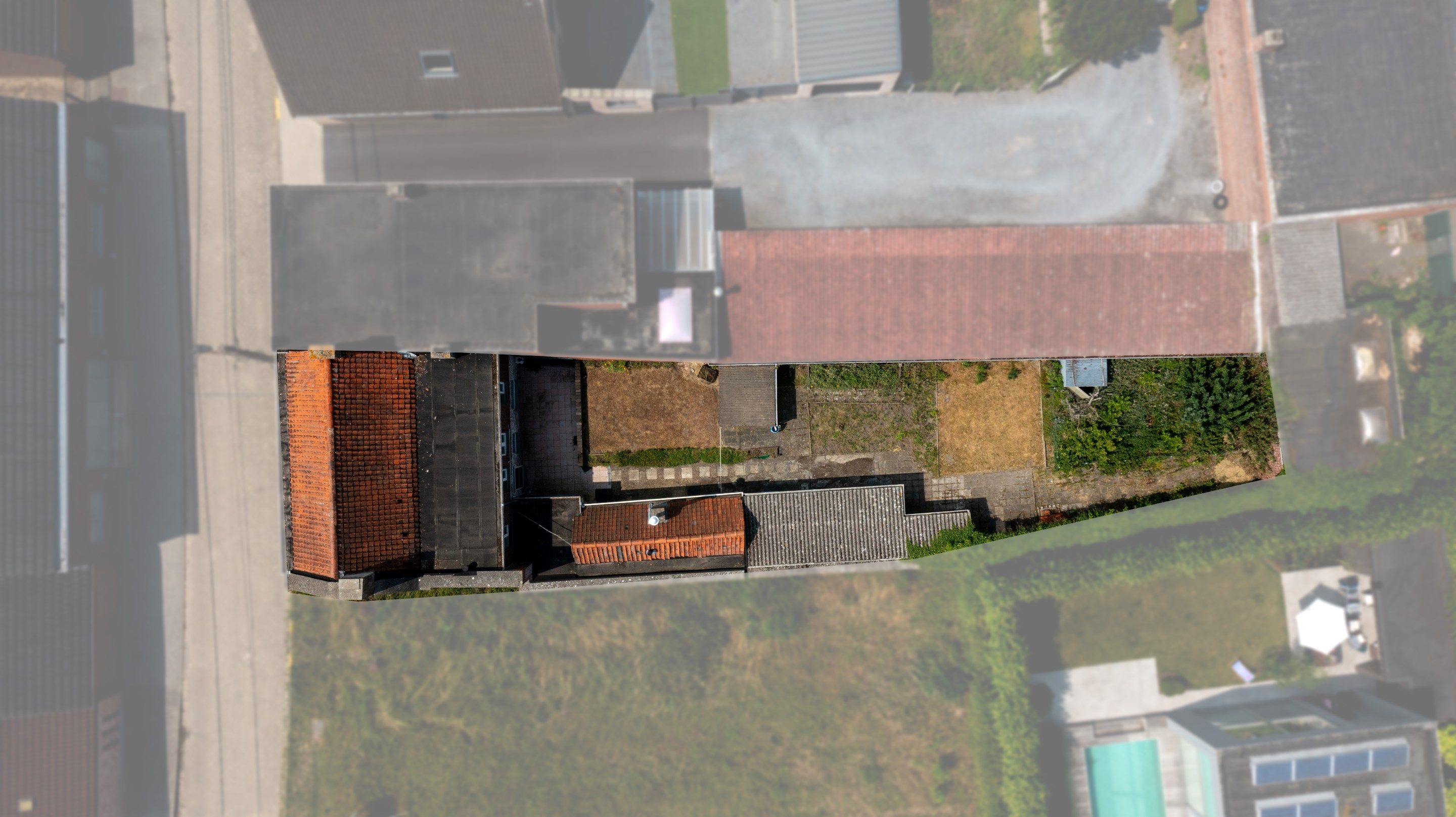 RUIME WONING MET 4 SLAAPKAMERS EN TUIN  foto 15