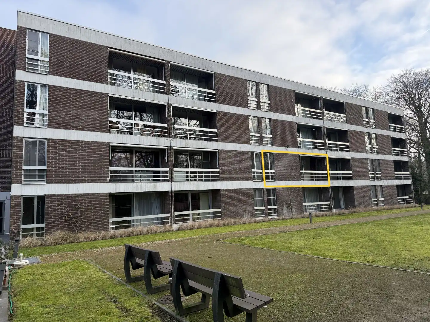 Assistentiewoning op topligging nabij Brugge foto {{pictureIndex}}