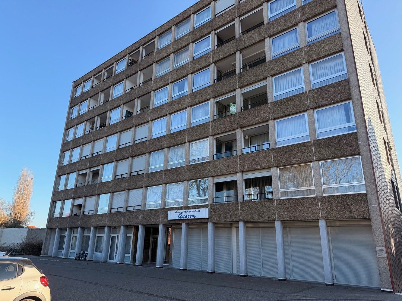 Appartement met 2 slaapkamers, kelder en ondergrondse autostaanplaats foto {{pictureIndex}}