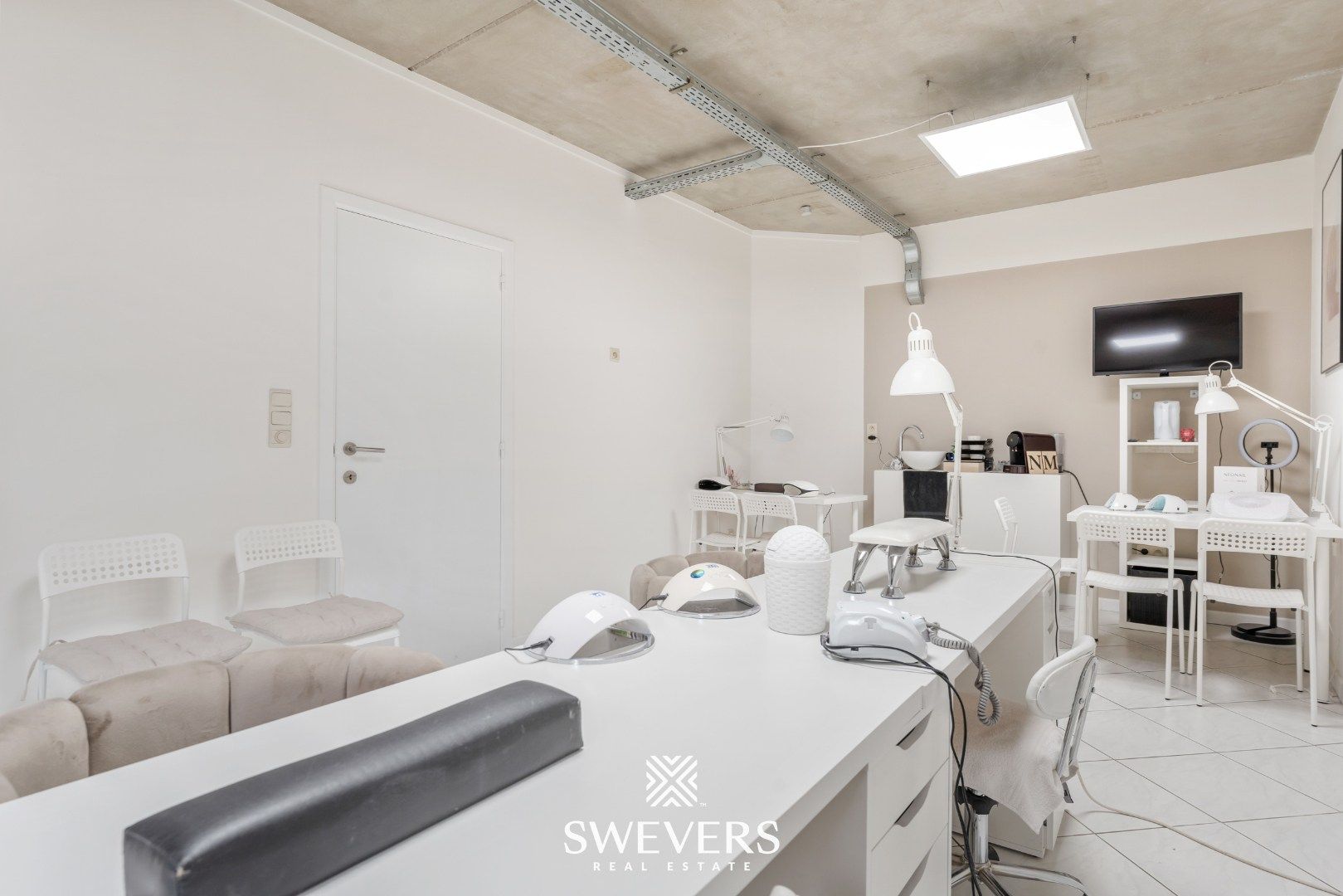 Handelspand met praktische indeling in hartje Tessenderlo foto 17