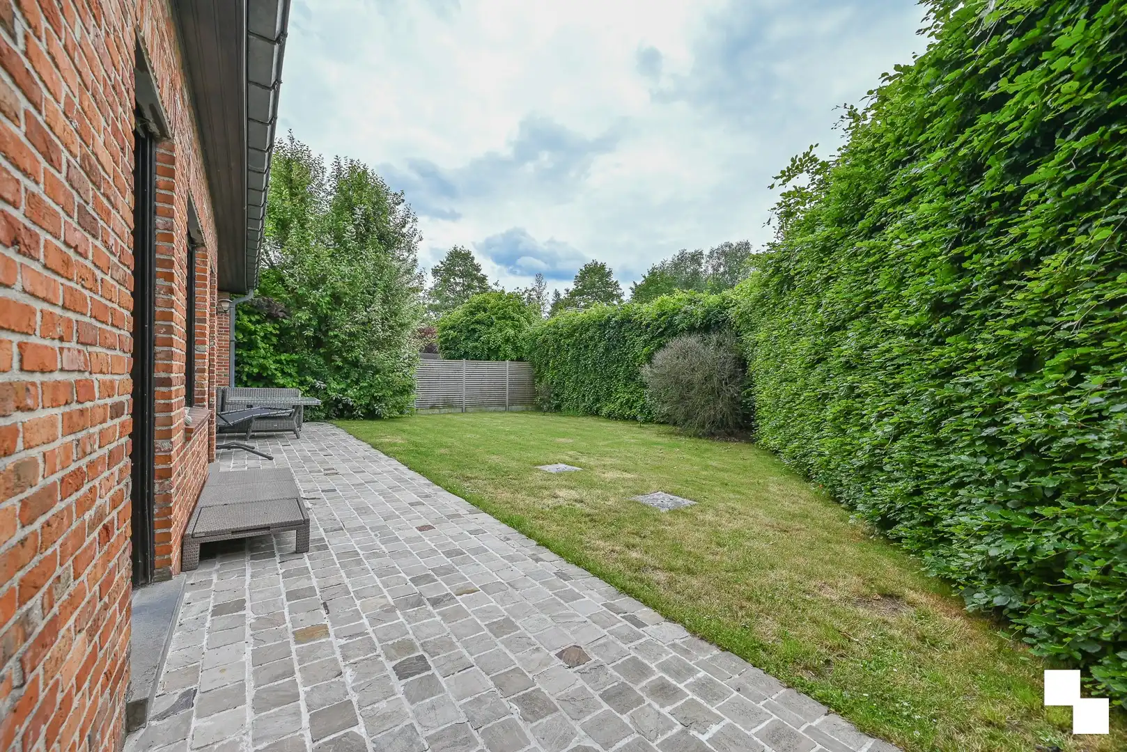 Ruime gezinswoning in doodlopende straat te Izegem foto 13