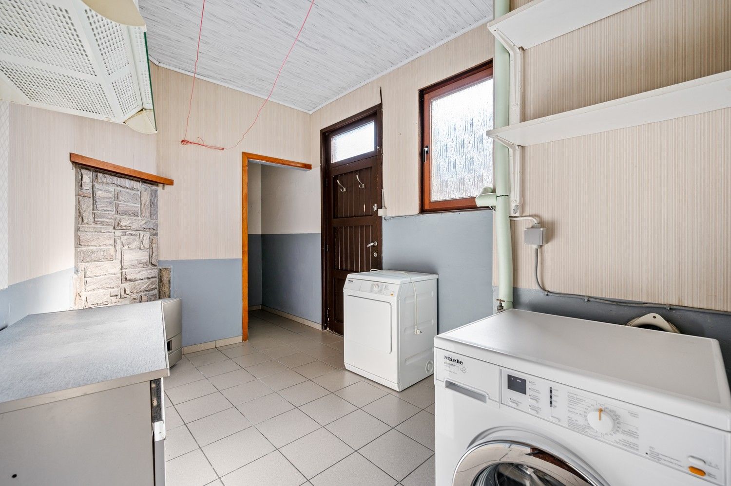 Ruime woning met 4slaapkamers en zonnige tuin in Ranst! foto 10