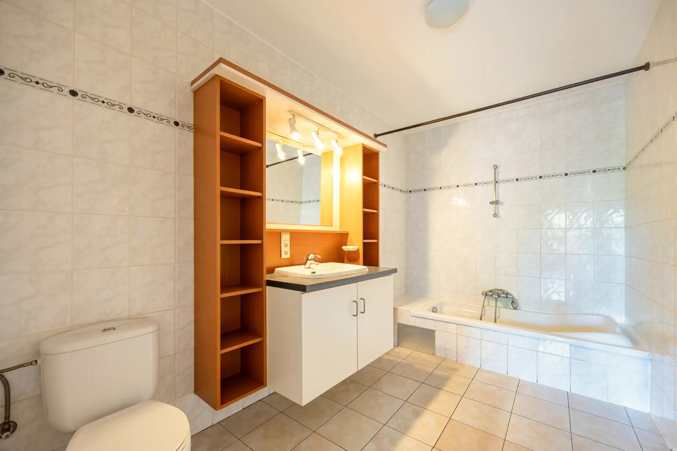 Verzorgd appartement met terras te Lier foto 12