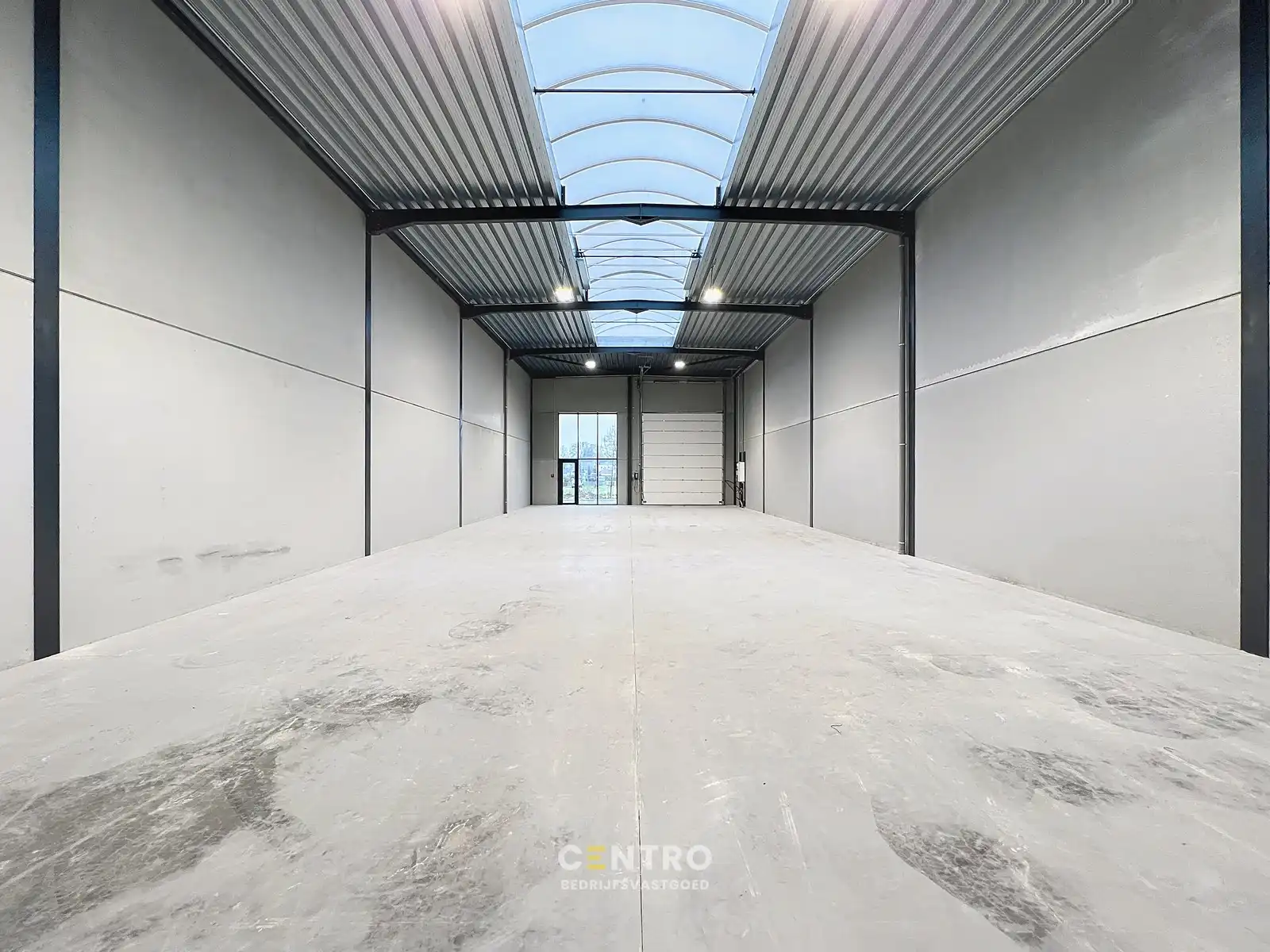 NB-magazijn van ± 275 m² (incl. 2 parkeerplaatsen!) en moderne glaspartij in driehoek TIELT-DEINZE-WAREGEM ! foto 8