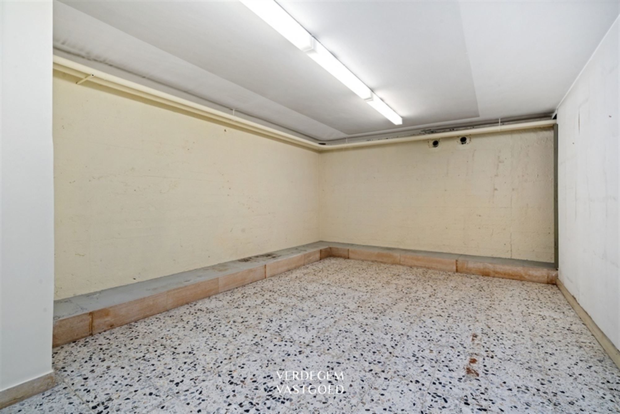 Handelspand van 216m² op uitstekende locatie foto 11