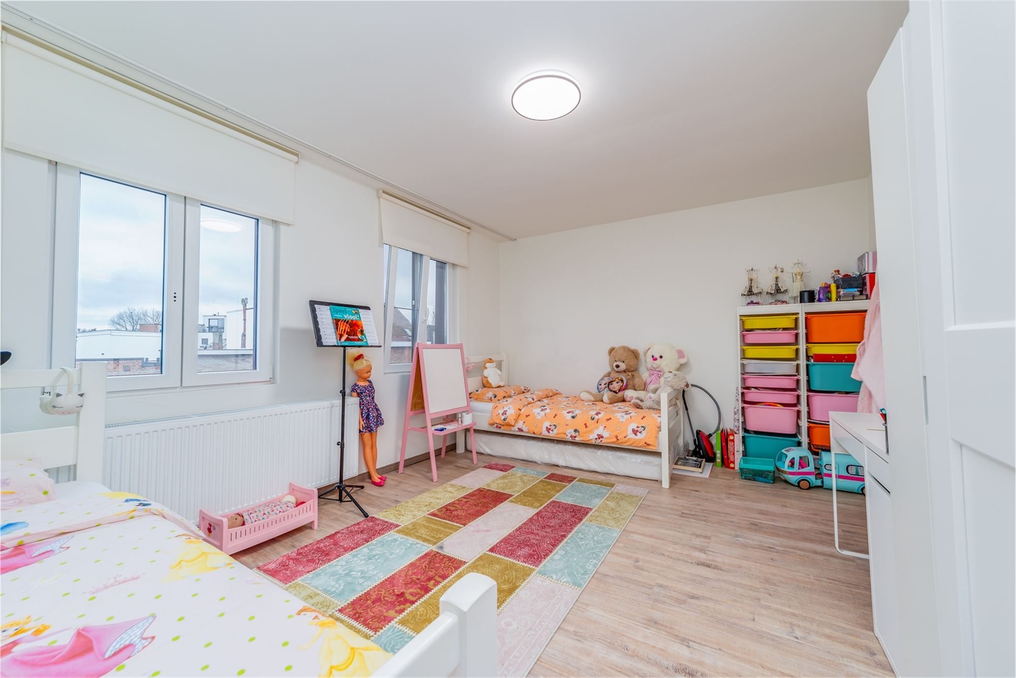 Gerenoveerd huis met 4 slpk + P foto 16