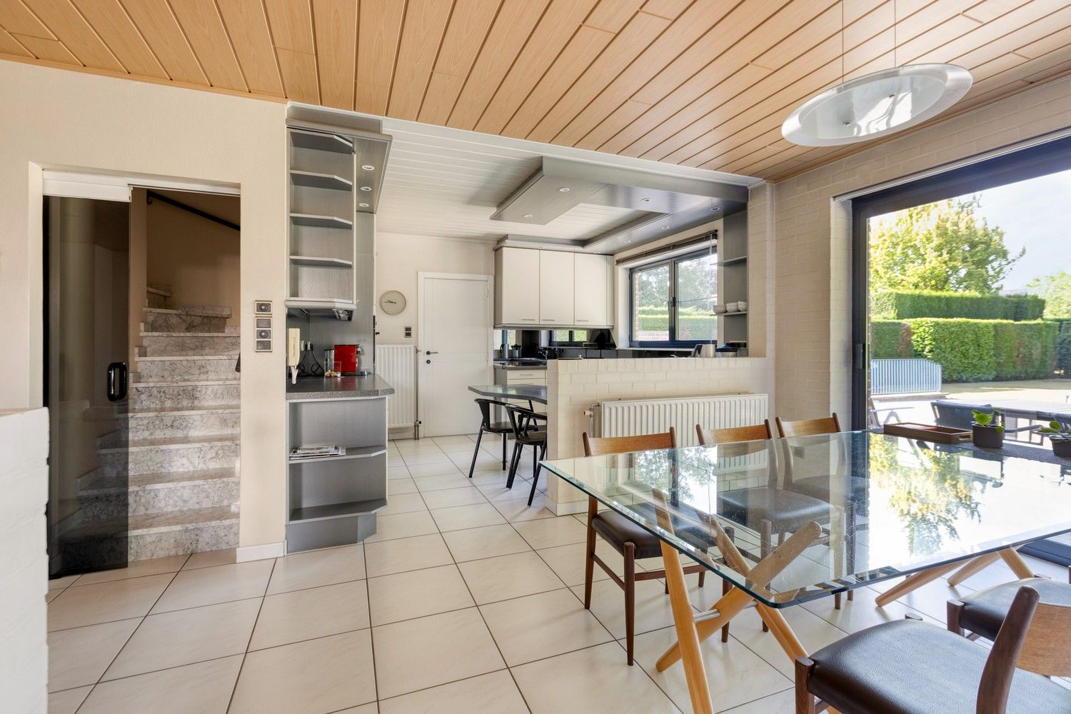Instapklare woning in een bosrijke, rustige buurt te Maasmechelen! foto 12