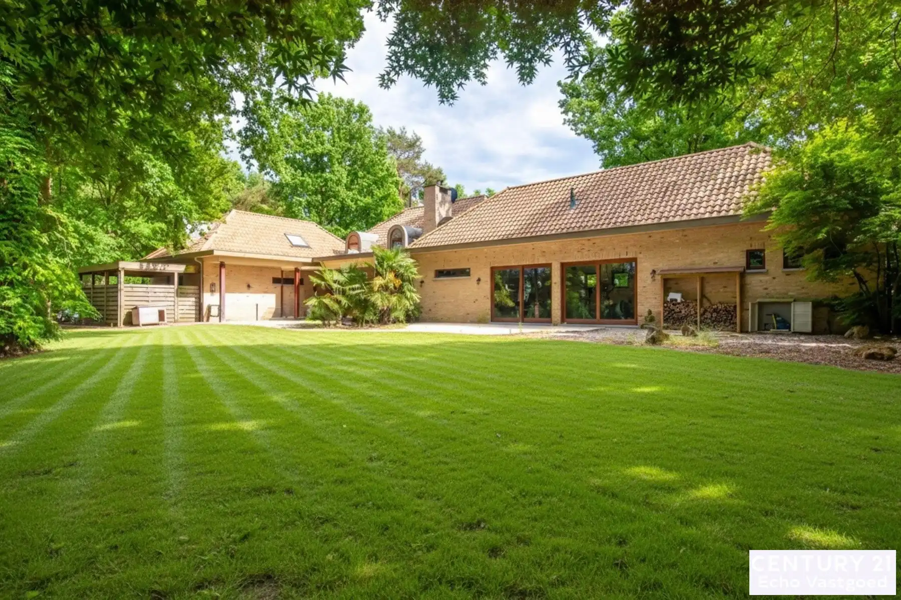 Royale villa met 5 slpks, 4 badks, garage en binnenzwembad foto 17