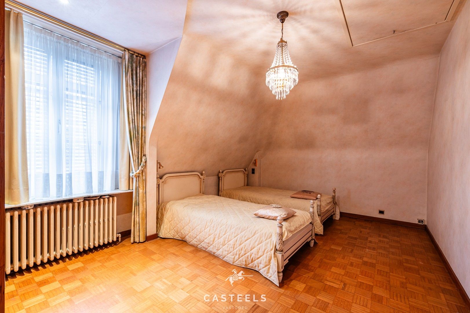 Karaktervolle villa met barokke charme en eindeloze mogelijkheden foto 19