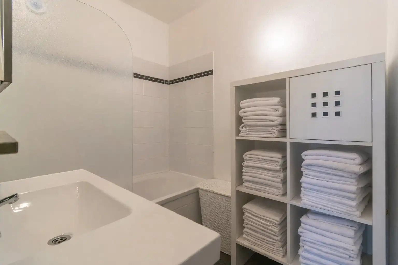 OPBRENGSTGEBOUW MET 4 RUIME APP + HANGAR (350m²)! foto 26