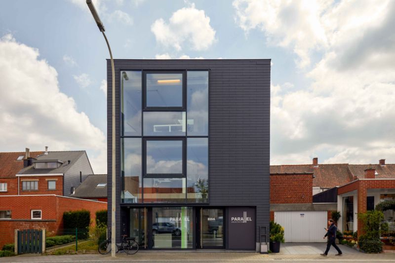 Roeselare-stadsrand : Trendy kantoorruimte van100-125m² in een recent gebouw met mogelijkheid tot huren van autostaanplaatsen. foto 9