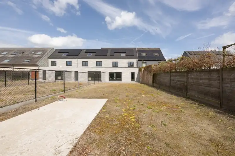 Prachtige, verrassend ruime nieuwbouwwoning met 3 slaapkamers én inpandige garage te koop in Dentergem! foto 23