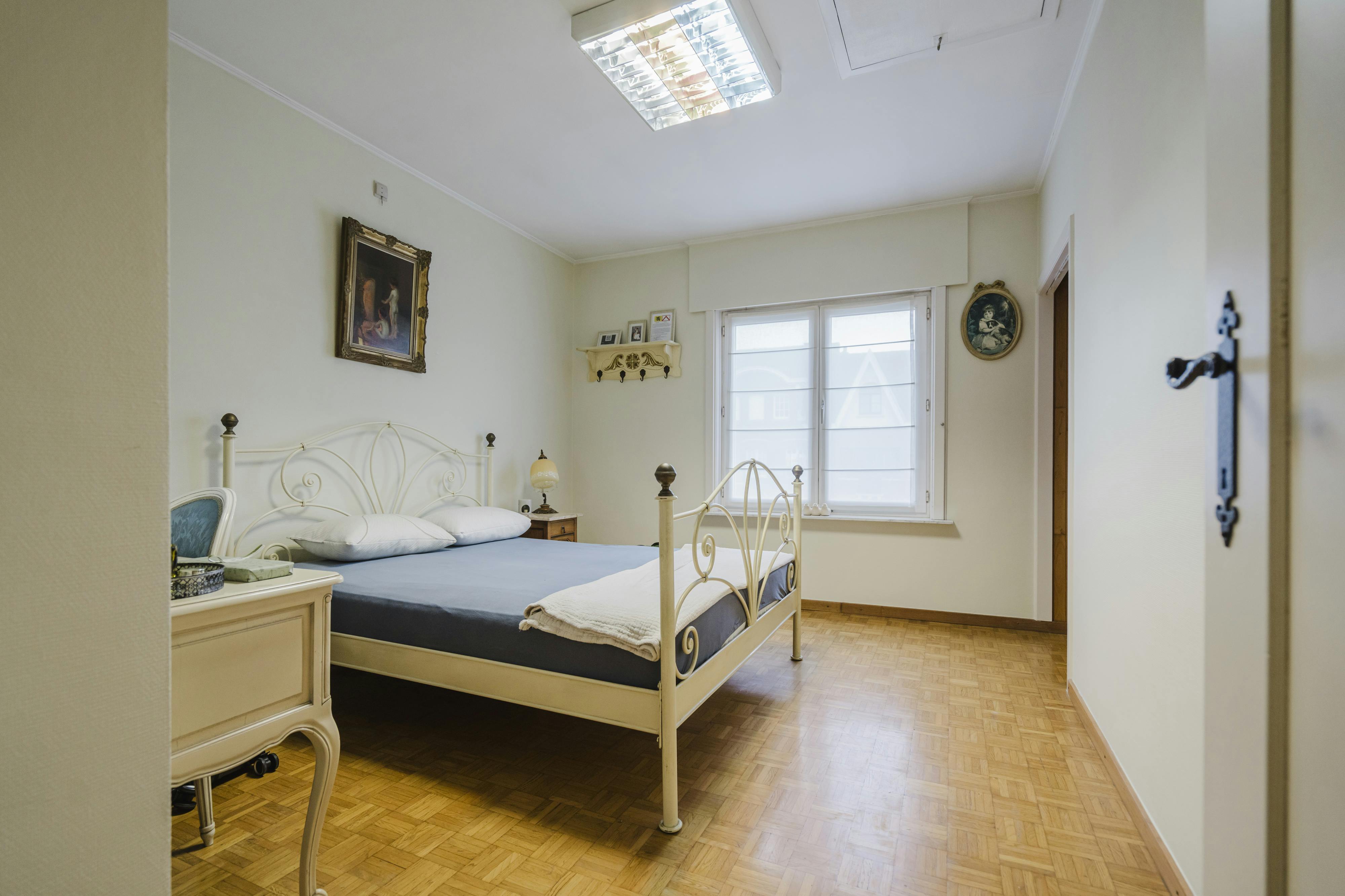 Karaktervolle burgerwoning te koop op Sint-Elisabeth te Kortrijk! foto 9