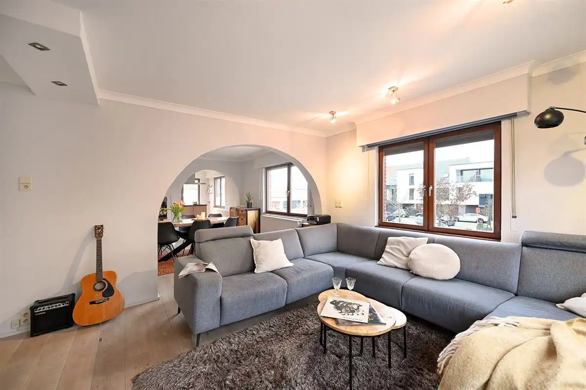 Triplex met 4 slaapkamers en garage foto 8