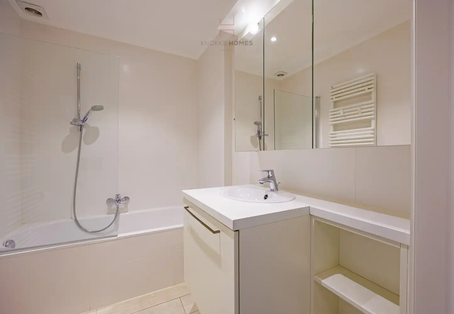 3-kamerappartement met frontaal zeezicht aan het Albertplein foto 17