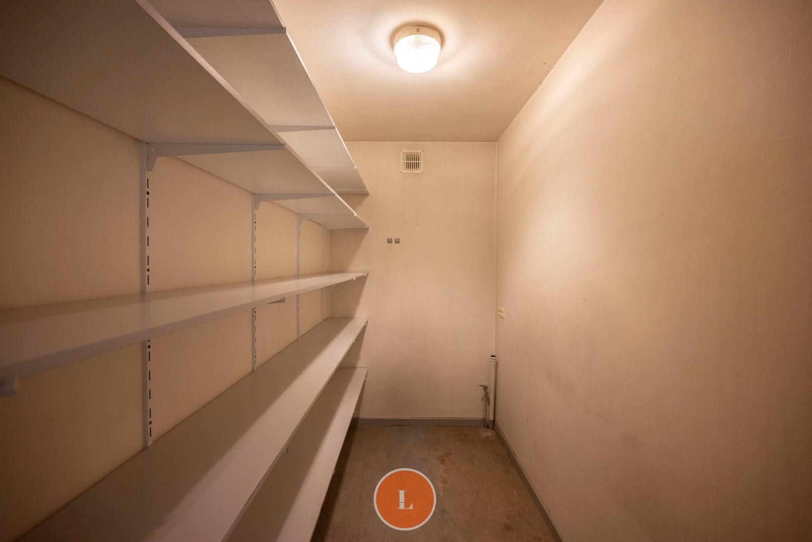 Instapklaar appartement met garage te koop in hartje Harelbeke foto 9