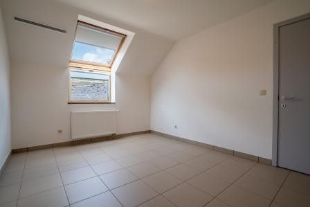 App. centrum Bilzen, rustige ligging, 2 slpk, parkeeruimte, terrasje. foto 10