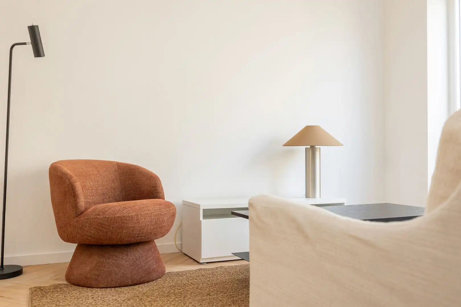 Gerenoveerd en een bemeubeld appartement met 1 slaapkamer.  foto 8