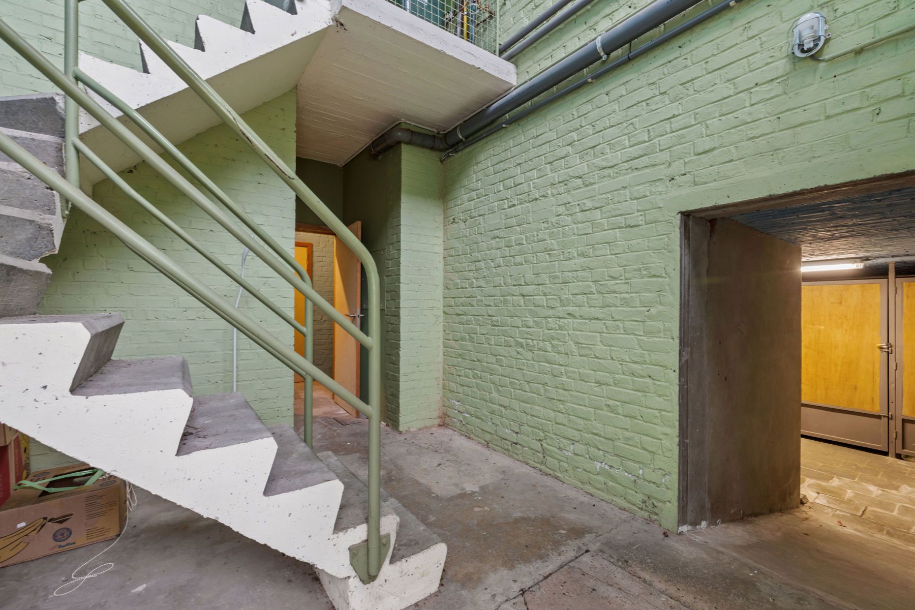 Uniek appartement/studio met terras, tuin en bijgebouw foto 25