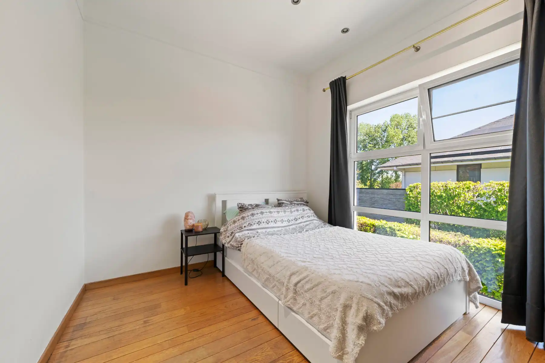 MODERNE VILLA MET 5 SLAAPKAMERS EN ONDERHOUDSVRIENDELIJKE TUIN foto 36