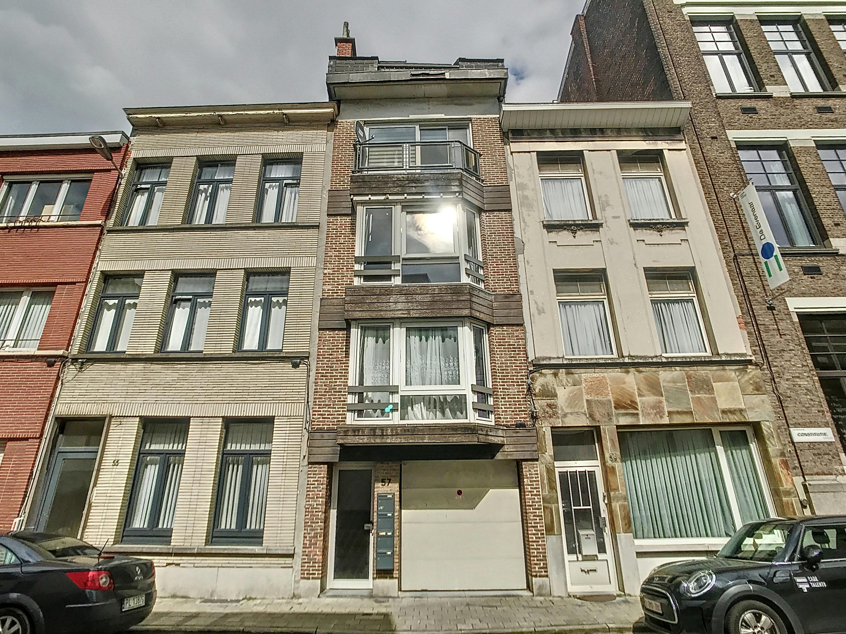 Op te frissen appartement met tuin te koop in Antwerpen foto 2