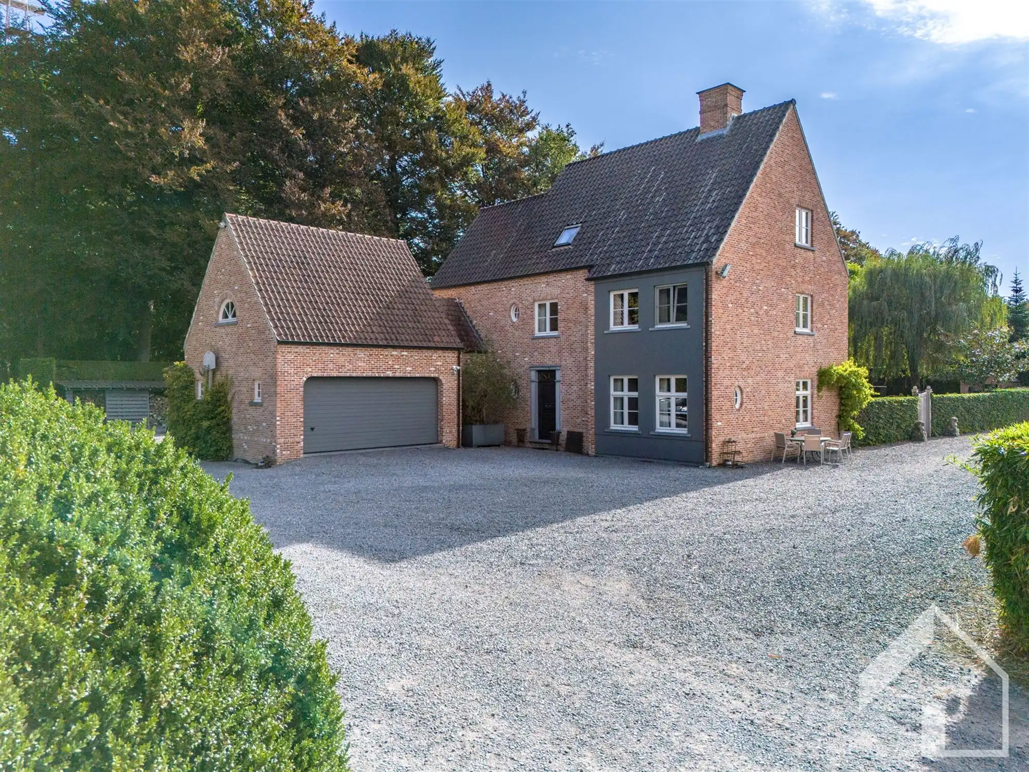 Exclusieve villa met loods, prachtige tuin en topafwerking op ruim 7.400 m²  foto 8