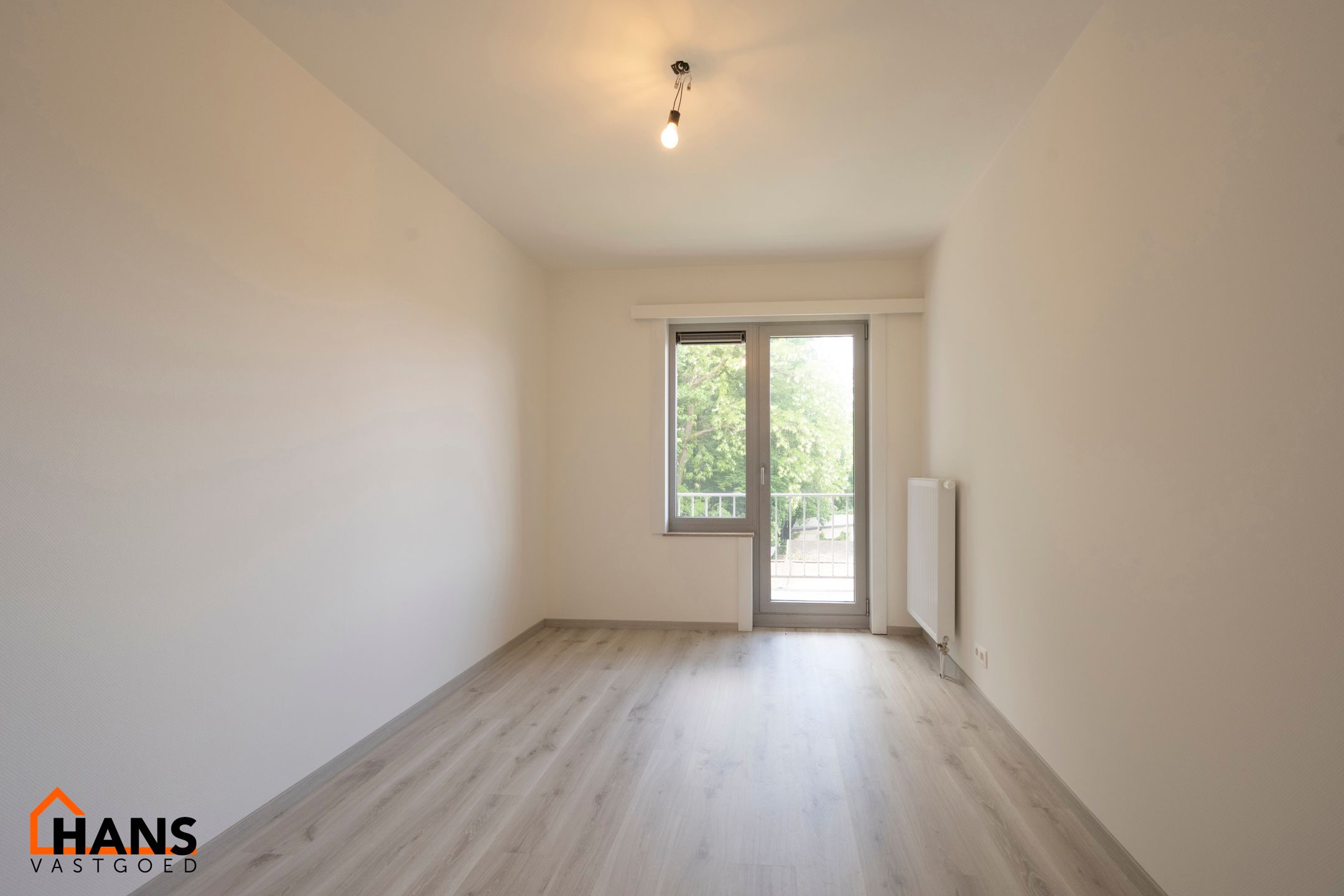 Mooi gerenoveerd appartement met garage foto 12