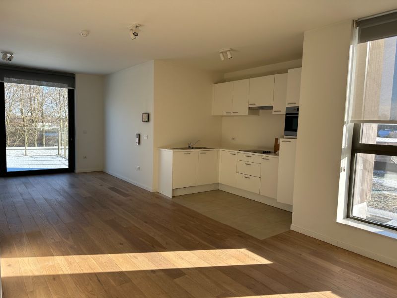 Instapklare assistentiewoning met 2 slaapkamers en een groot terras foto 3