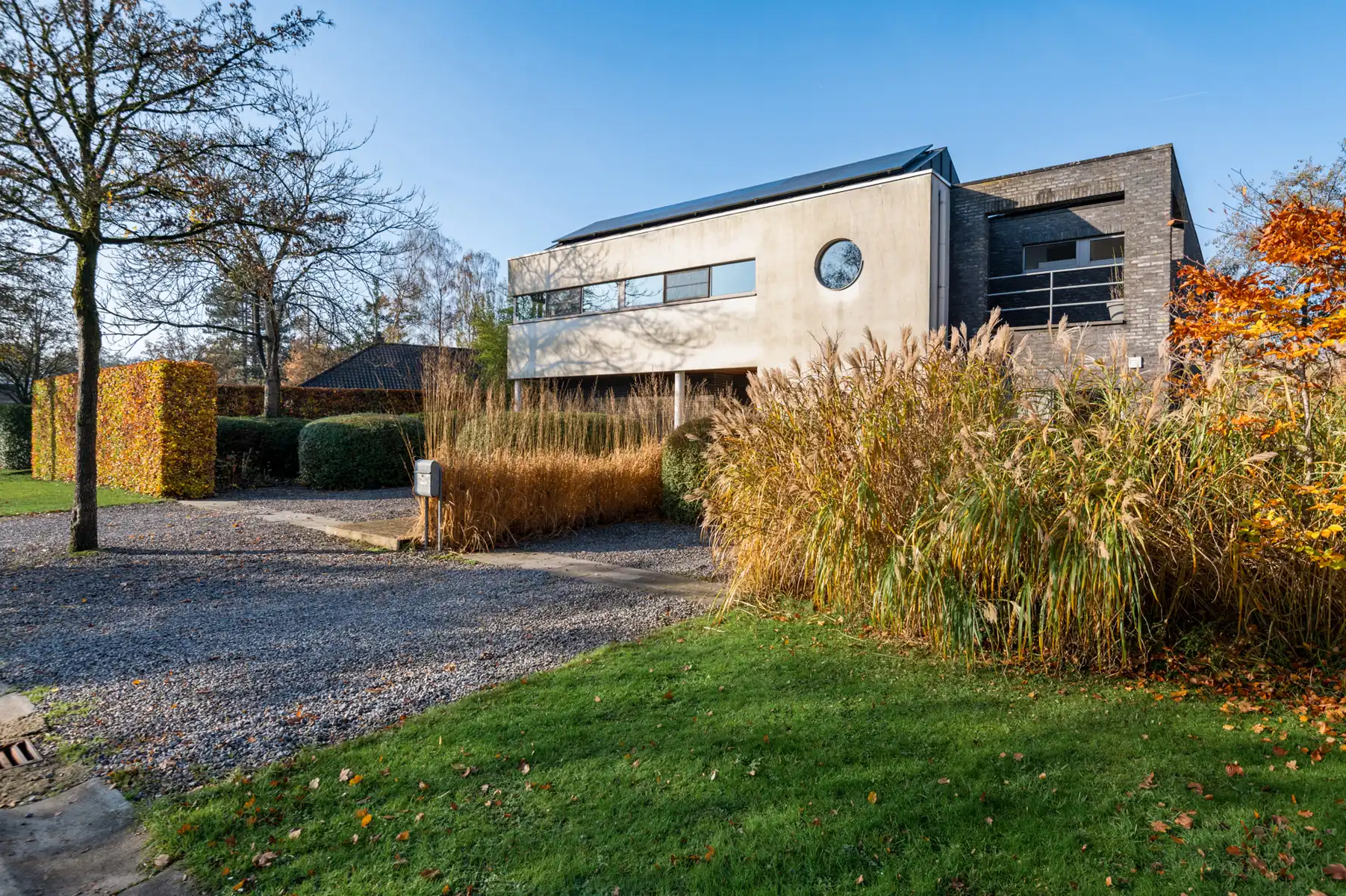 Moderne villa in een doodlopende straat vlakbij het centrum foto 33