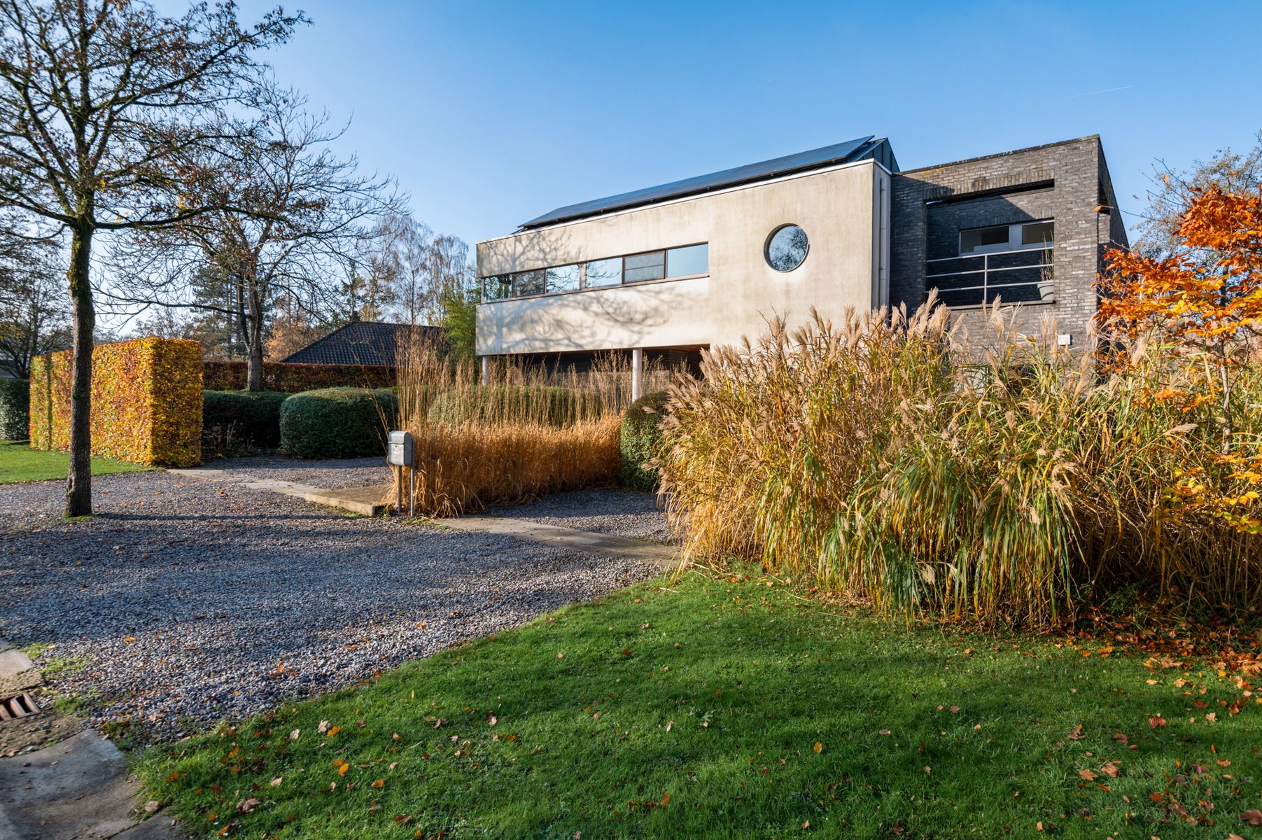 Moderne villa in een doodlopende straat vlakbij het centrum foto 33