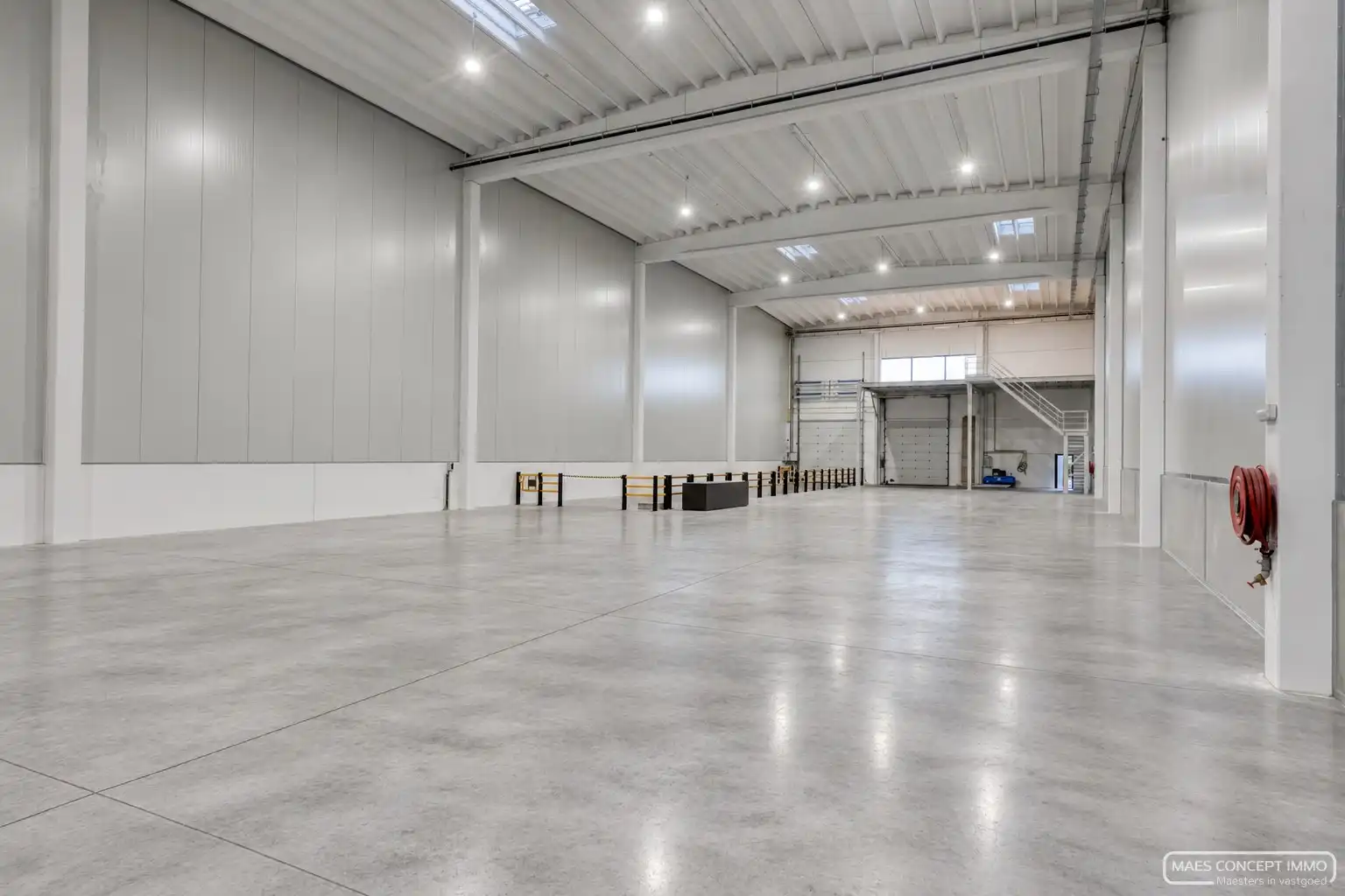 Industrieel-magazijn-logistiek te koop Kalkhoevestraat 38 - 8790 Waregem