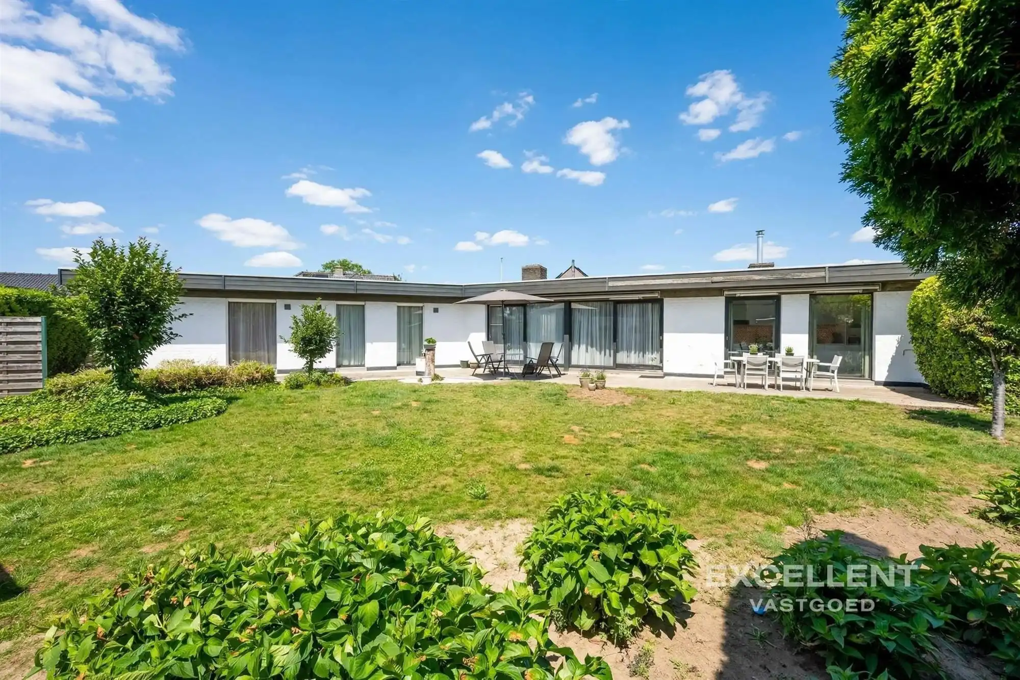 Ruime bungalow op rustige ligging Deinze foto 2