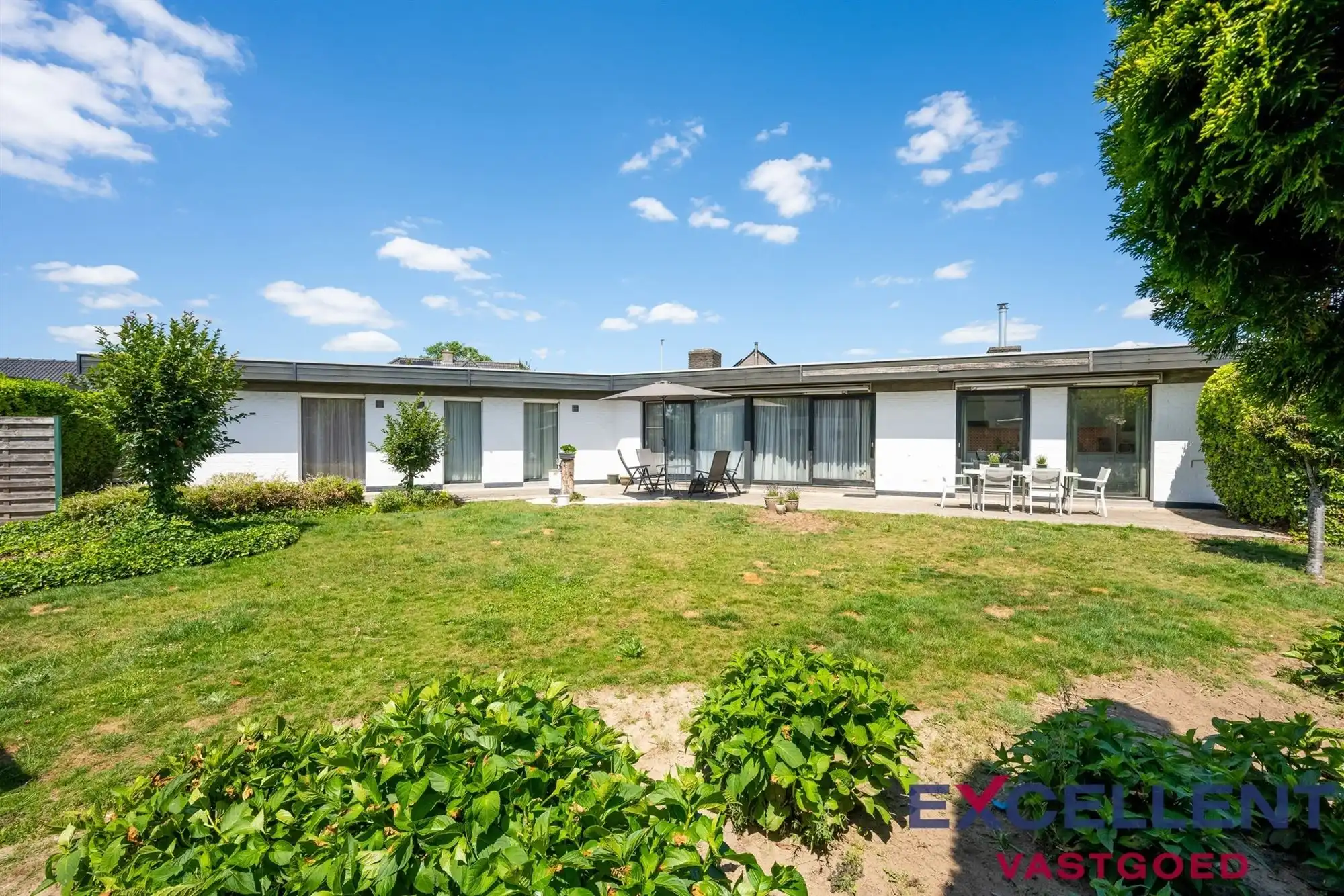 Ruime bungalow op rustige ligging Deinze foto 2