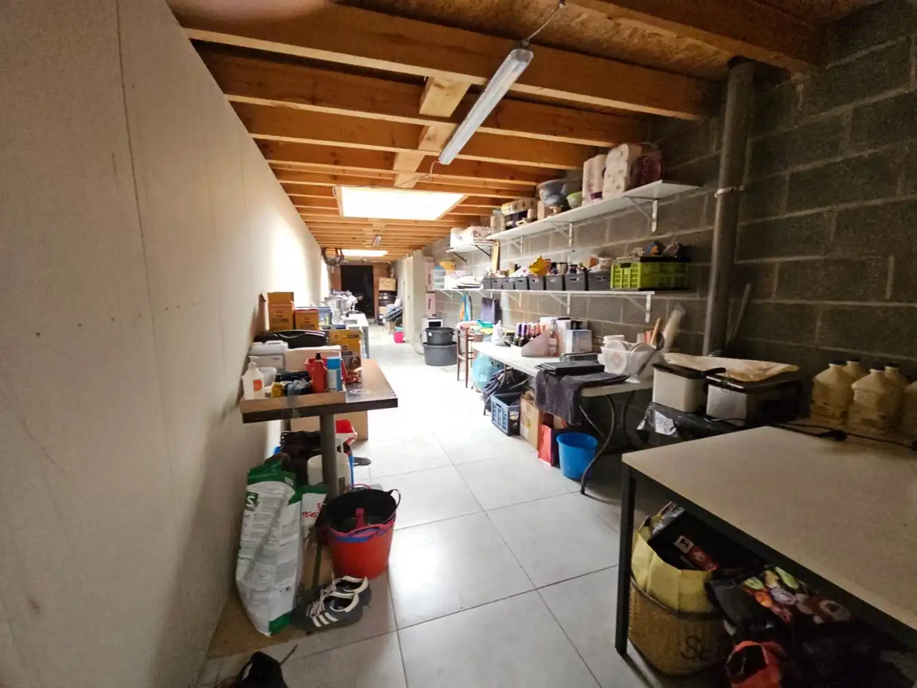 Ruim handelspand met woongelegenheid foto 15