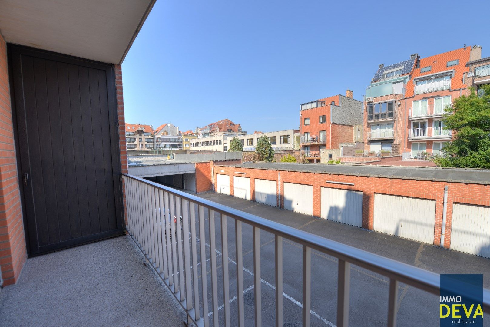 Mooi en zonnig appartement gelegen op de Van Bunnenlaan foto 14
