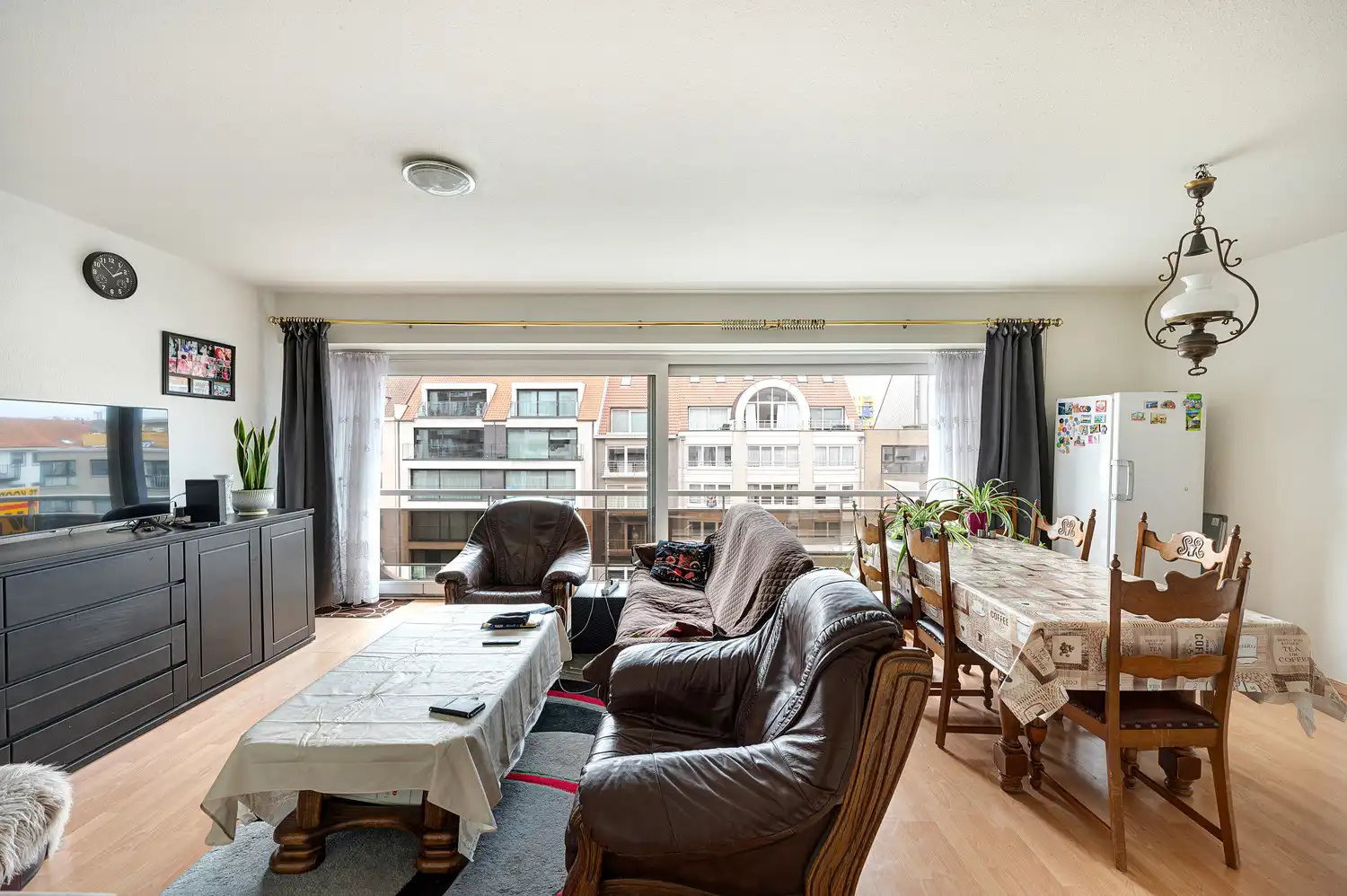 Zongericht 2-slaapkamer appartement net achter de Zeedijk foto 2