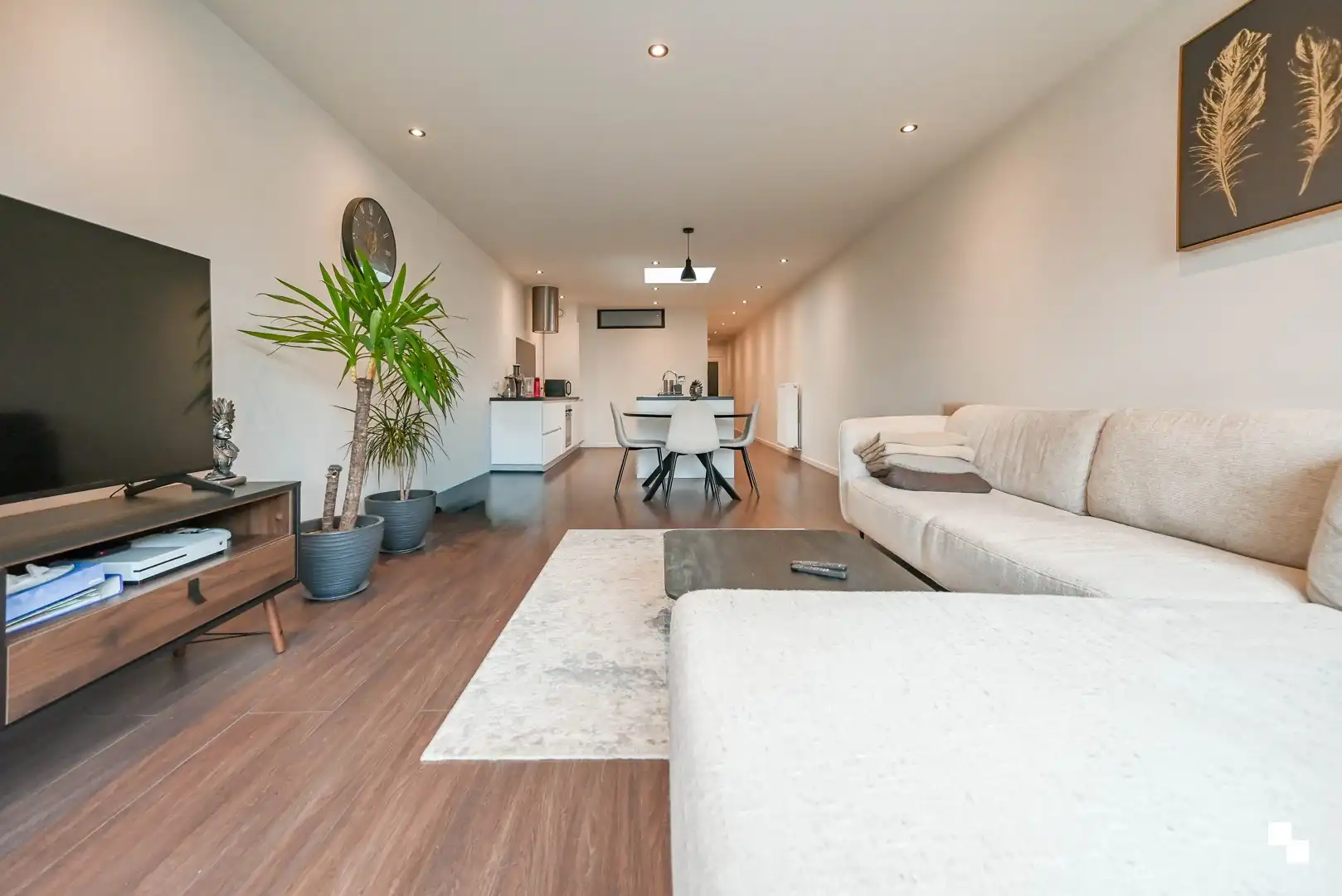 Gerenoveerde & instapklare woning met tuin in Izegem foto 2