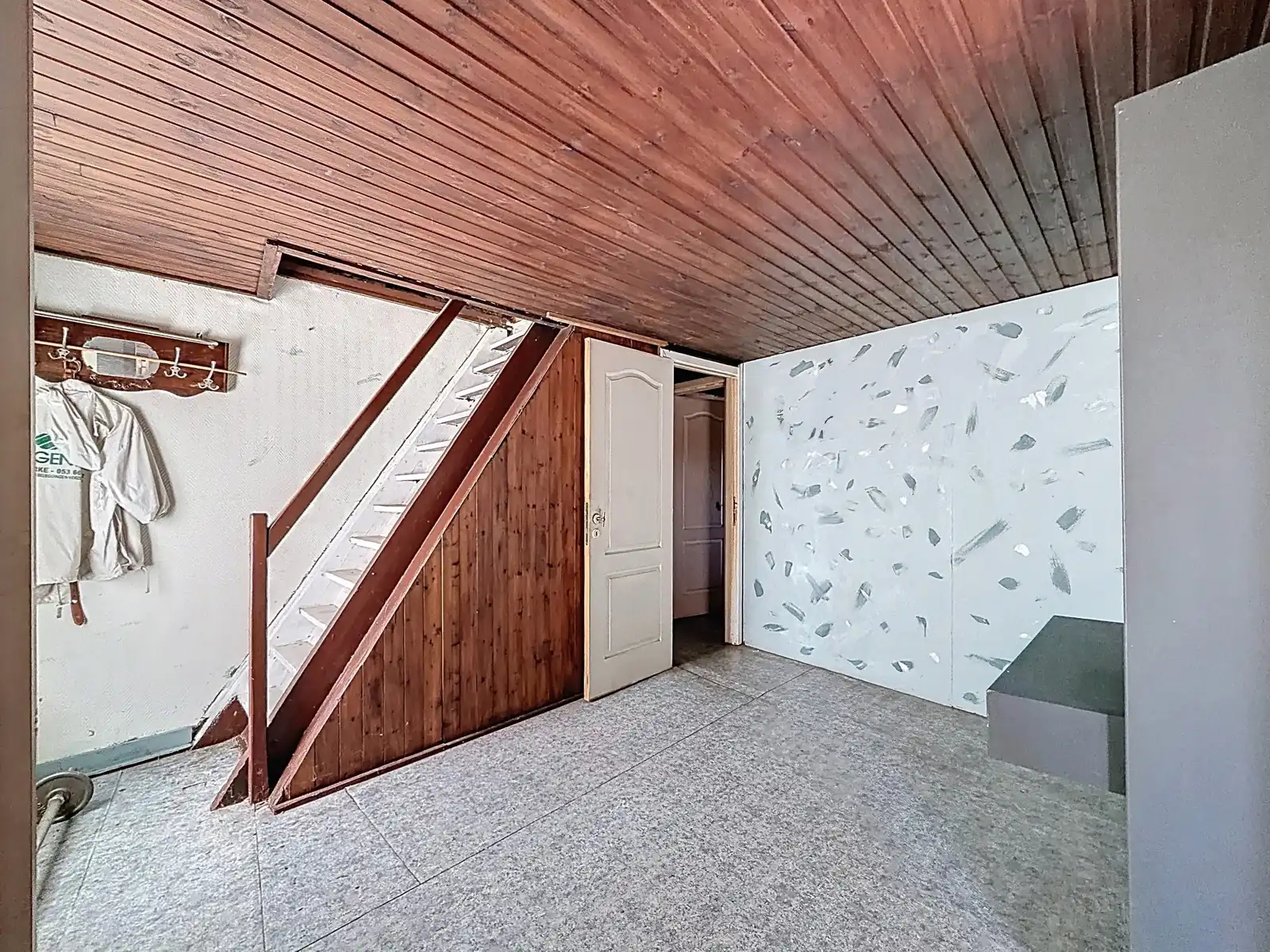 Te renoveren HOB met 5 SLPK, Tuin én Garage, op Toplocatie! foto 13