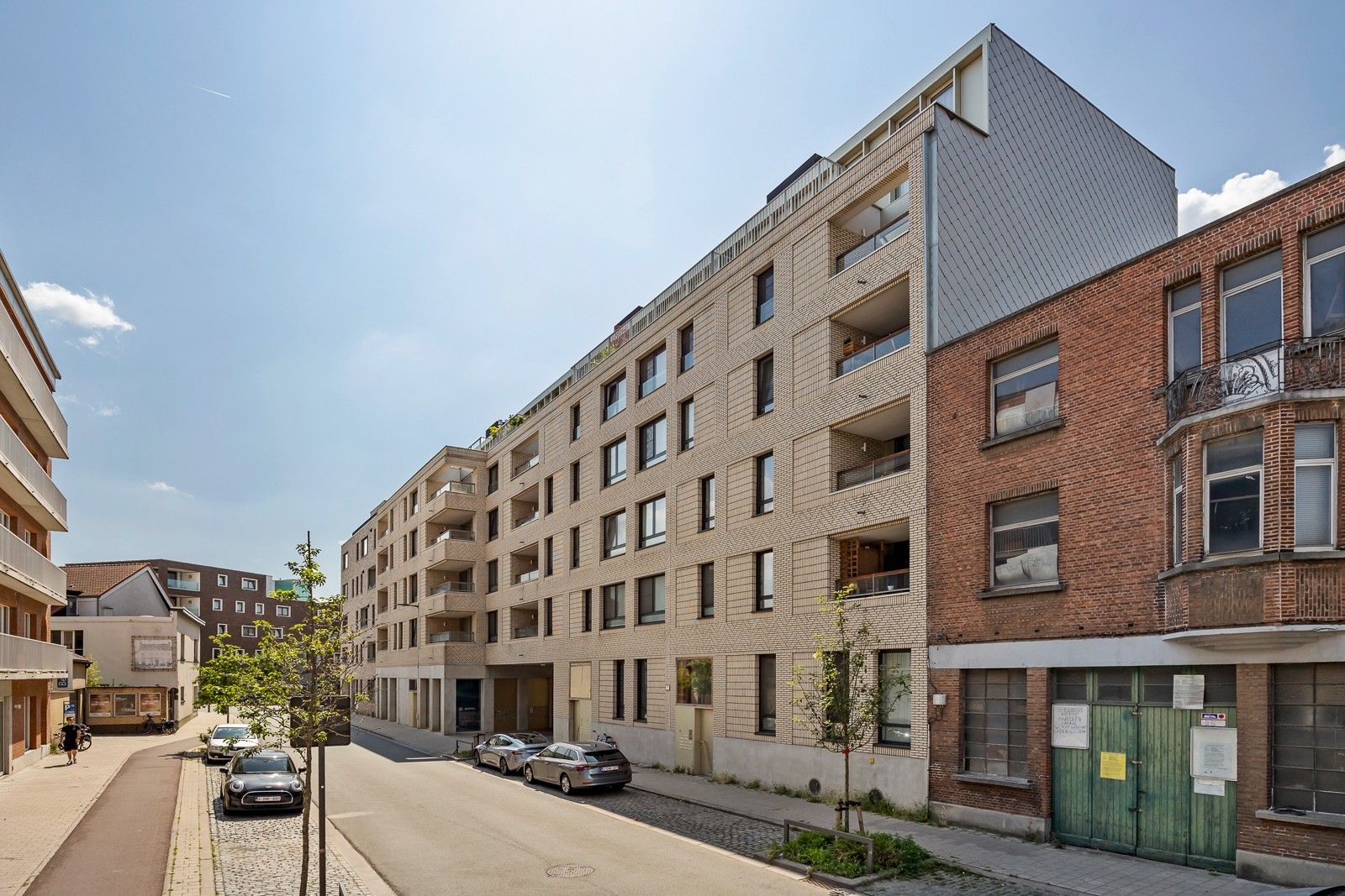 Compleet appartement met 2 slaapkamers, terras, kelder en parking. foto 16