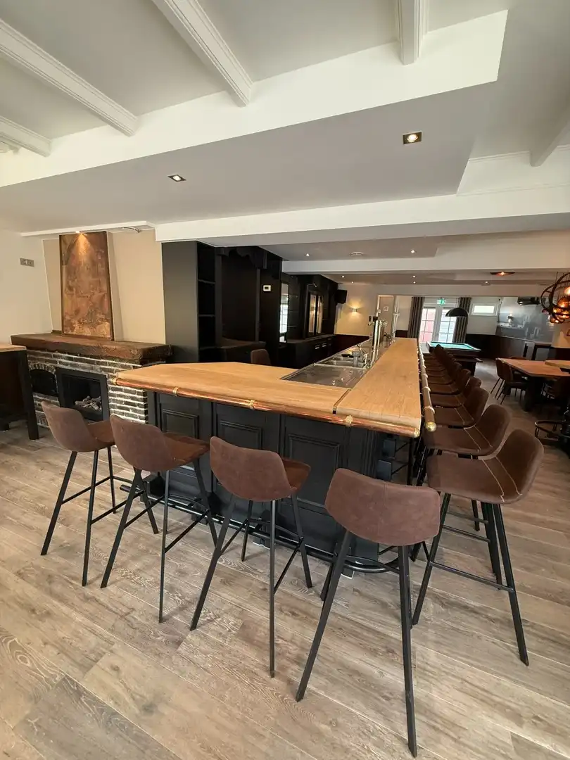 Café-brasserie met ruime privéwoonst in hartje Achel. foto 6