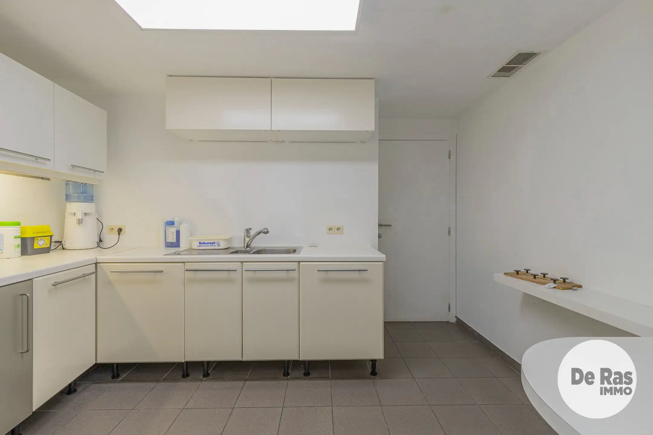Splinternieuwe tandartspraktijk in centrum–145 m²-3 kabinetten foto 15