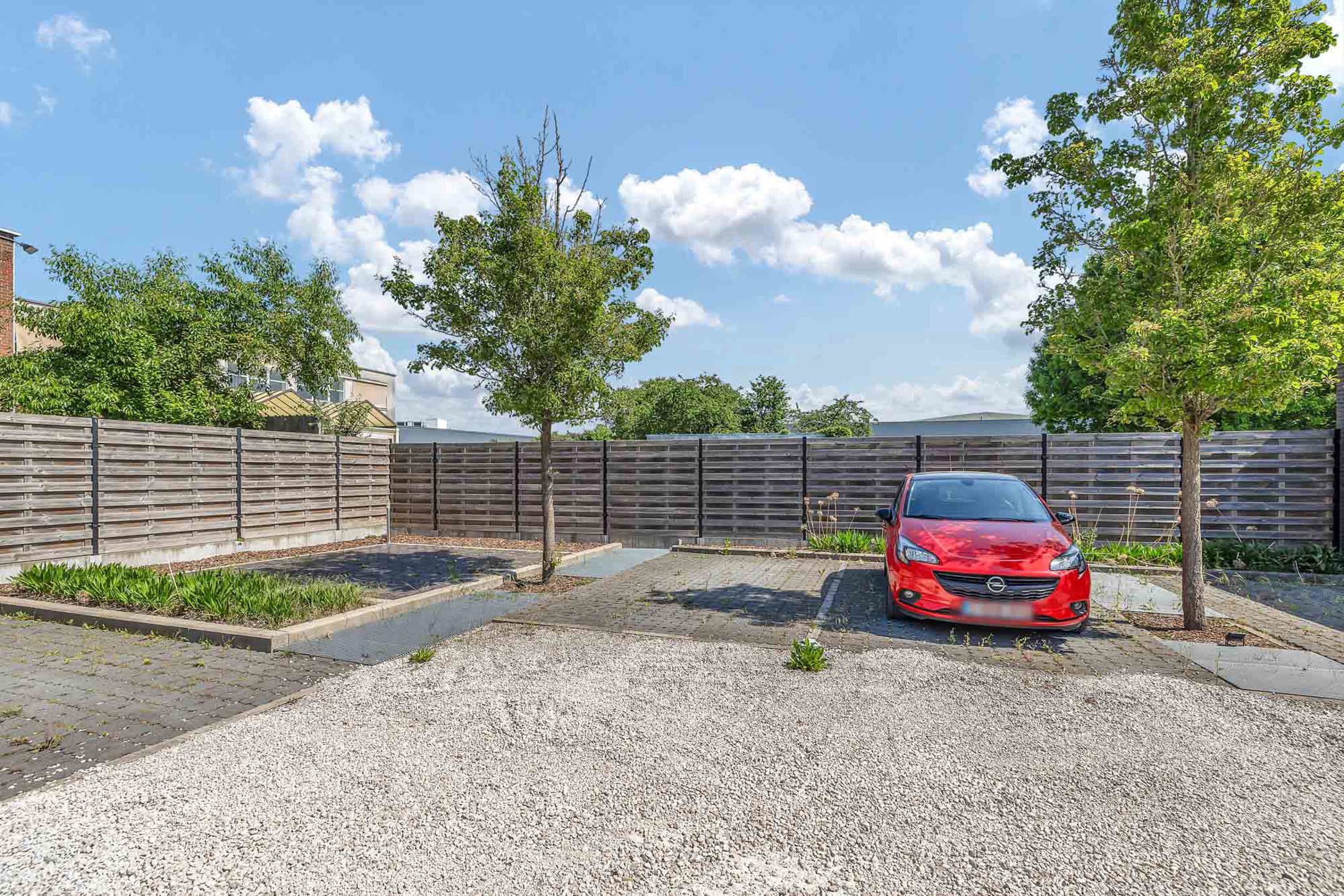 Instapklaar appartement centrum Deinze – ideaal als eigen stek of investering! foto 12