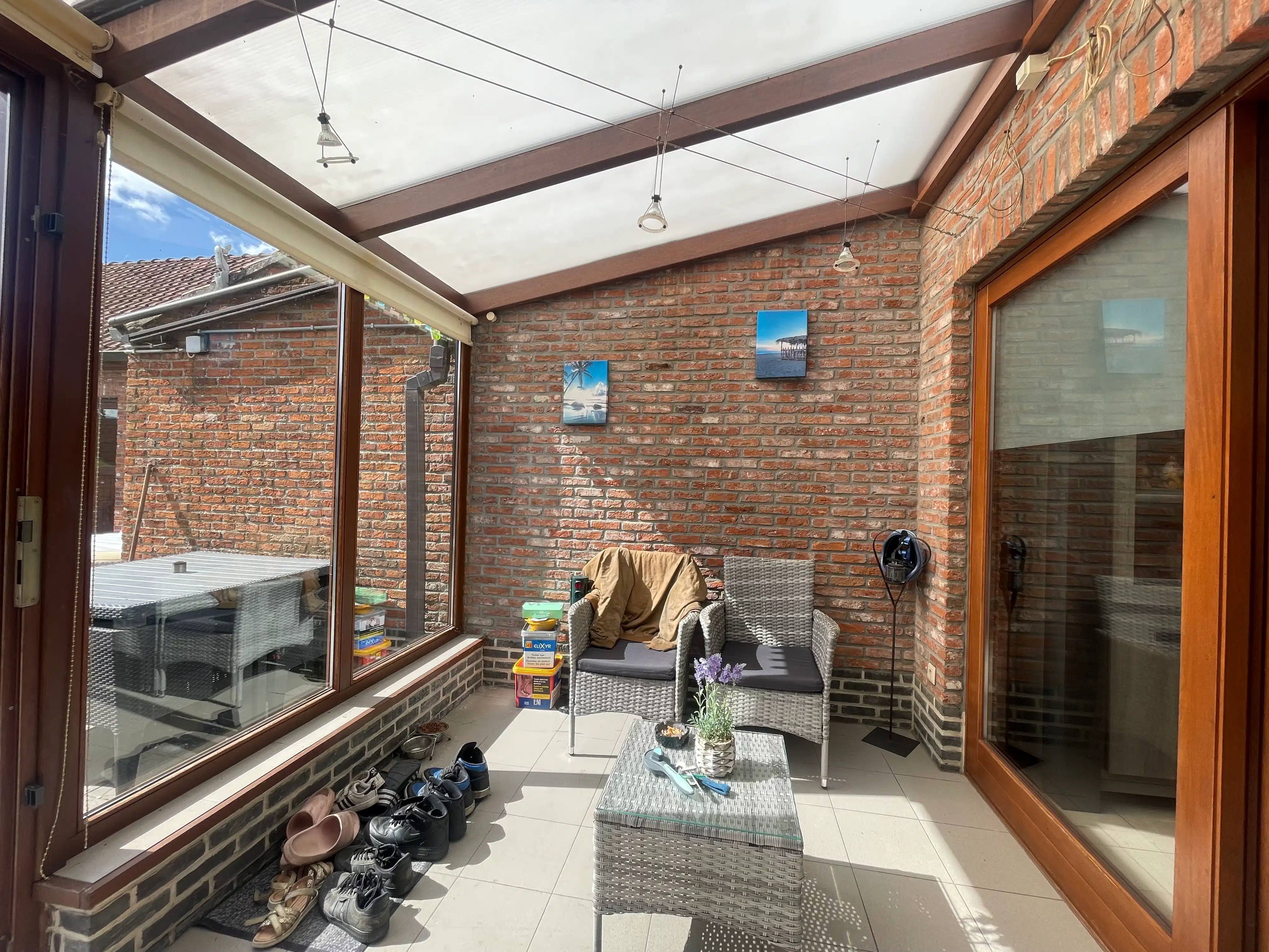 Aangename rijwoning met 3 slpk, nette tuin en 2 garages. foto 9