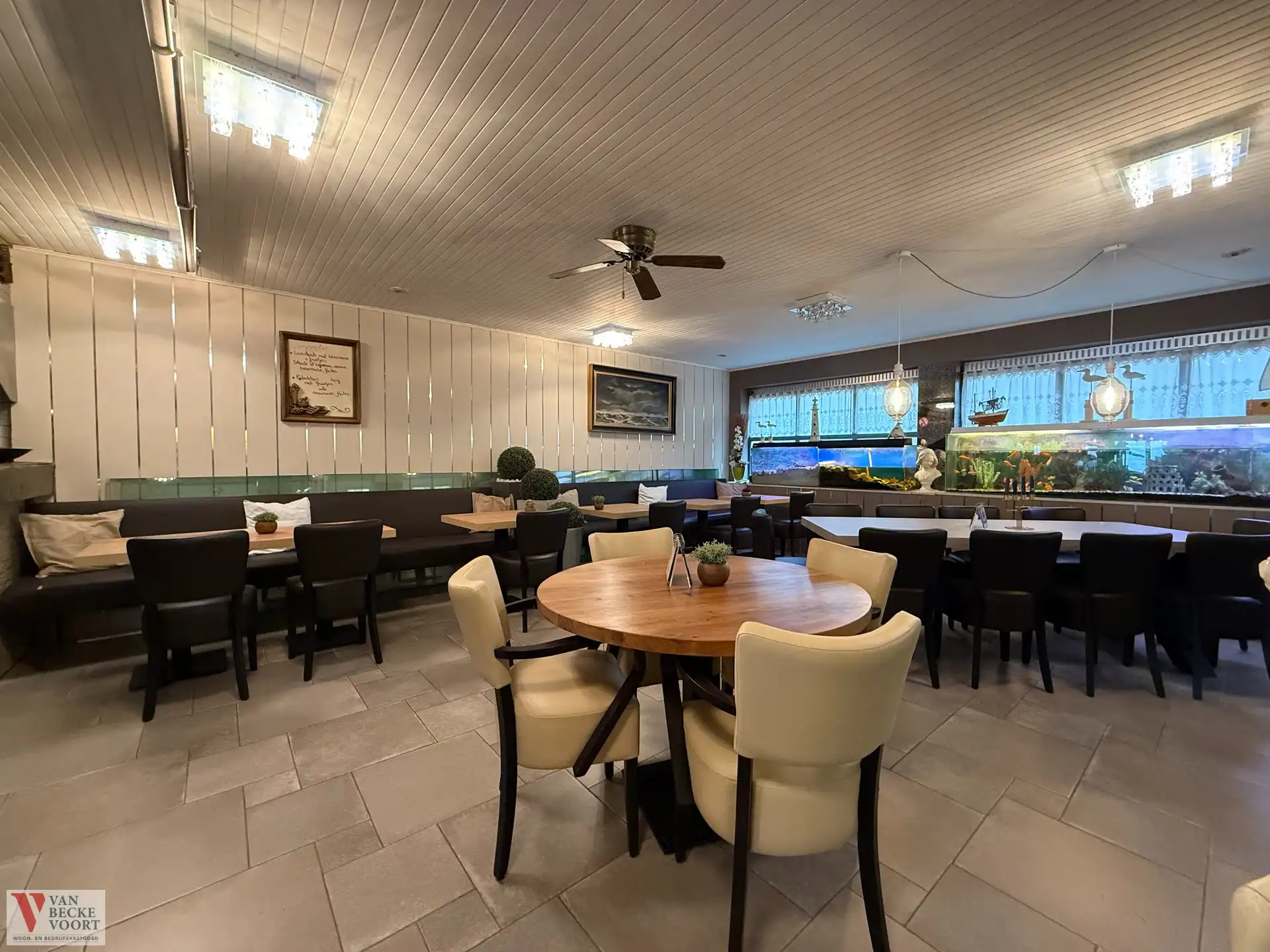 Handelsgelijkvloers 197m² + kelder foto 12