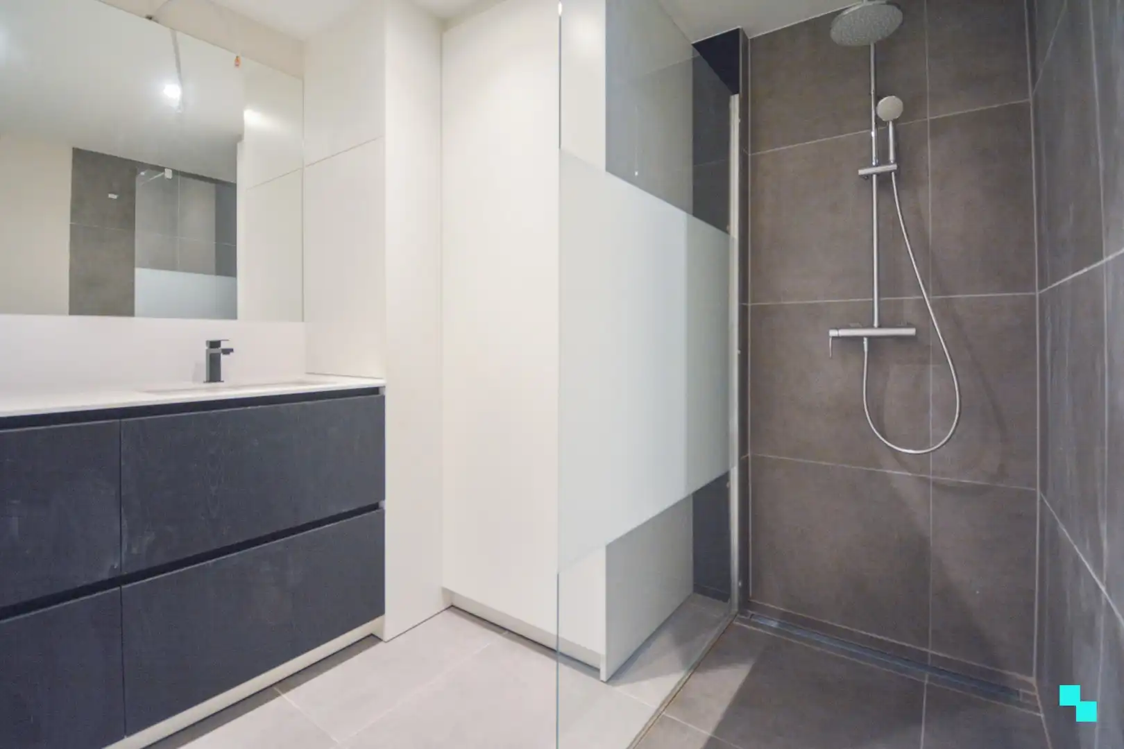 Nieuwbouwappartement te hartje Izegem foto 24